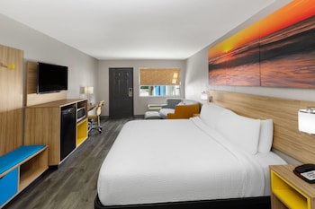Room, 1 King Bed, Accessible, Non Smoking (Mobility, Tub w/Grab Bars)