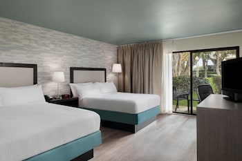 Standard Room, 2 Queen Beds, Terrace, Courtyard View