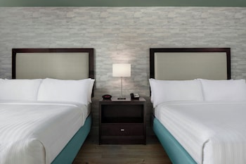 Room, 2 Queen Beds, Courtyard View