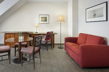 Family Suite, 2 Bedrooms, Garden View