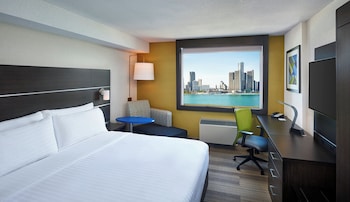 Standard Room, 1 King Bed, River View