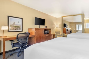 Standard Room, 2 Double Beds, Non Smoking, Fireplace