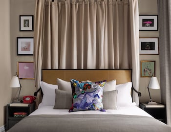 Room (Sleeping)