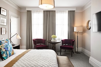 1 Queen Premium Room