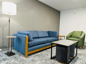 Suite, 1 Queen Bed, Non Smoking