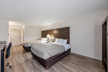 2 Queen Beds, Microwave, Refrigerator, Non Smoking.
