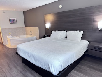 1 King Bed, Suite, In-Room Whirlpool