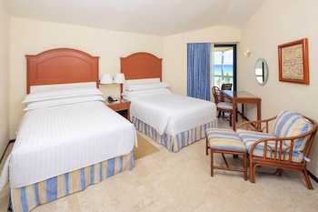 Family Room, Oceanfront (Premium Level)