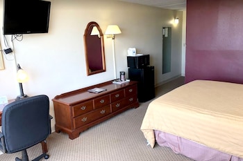 1 King Bed, Smoking