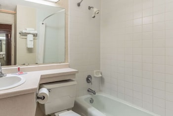 Standard Room, 2 Queen Beds, Non Smoking
