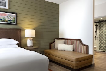 Room, 1 King Bed, Patio (Preferred)