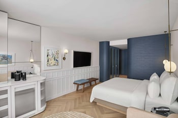 Room (The LifeCo Vegan Gourmet)