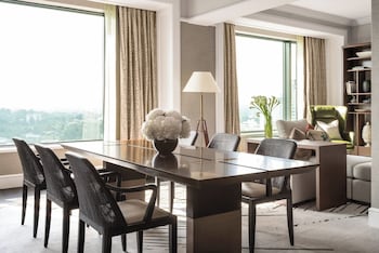 Royal One Bedroom Suite