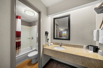 Suite, 1 King Bed, Smoking
