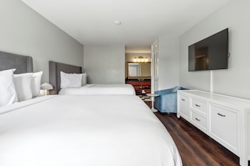 Standard Room, 2 Queen Beds, Accessible