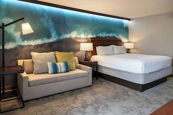 Room, 1 King Bed with Sofa bed, Balcony (Oceanfront)