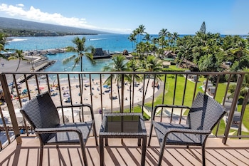Room, 1 King Bed with Sofa bed, Balcony (Oceanfront)