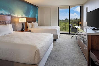 Room, 2 Queen Beds, Hearing Accessible (Bathtub, Kona Coast View)