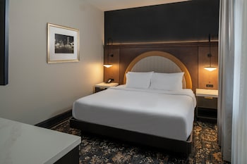 Room, 1 King Bed, Bathtub, Corner