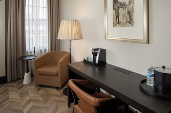 Room, 1 King Bed, Bathtub, Corner