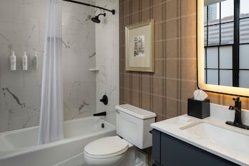 Room, 1 King Bed, Bathtub, Corner