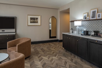 One King, One Bedroom Suite, Non-Smoking