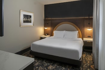 Room, 1 King Bed, Accessible, Bathtub (Mobility, Hearing)