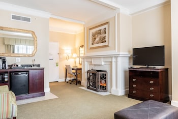 Suite, Non Smoking, Fireplace