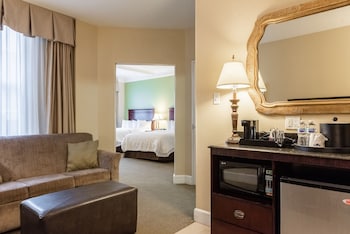 Suite, 2 Queen Beds, Accessible, Non Smoking