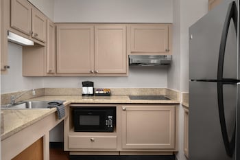 Suite, 1 Queen Bed with Sofa bed, Mobility Accessible, Microwave