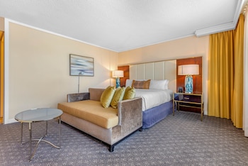Deluxe Room, 1 King Bed, Accessible