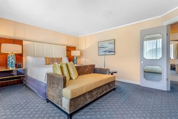 Luxury Suite, 2 Bedrooms (2 King Beds)
