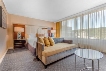 Premier Room, 1 King Bed