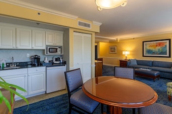 Premium Suite, 1 Bedroom, Non Smoking, Partial Ocean View