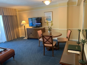 Executive Suite, 1 Bedroom, 2 Double Beds