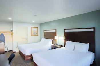 Room, 2 Queen Beds, Accessible, Non Smoking