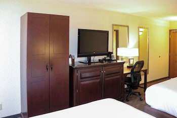 Standard Room, 2 Queen Beds, Non Smoking