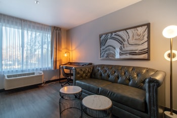 Two Room Family Suite 2 King 2 Bathroom Sleeper Sofa