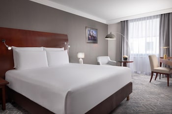 Suite, 1 King Bed, City View (Governor)