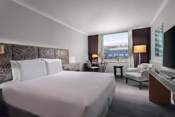 Family Room, 1 King Bed (Connecting Rooms)