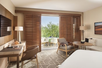 Signature 1 King- 530sf 49sm Patio or balcony in Sunset Beach wing, oversized shower