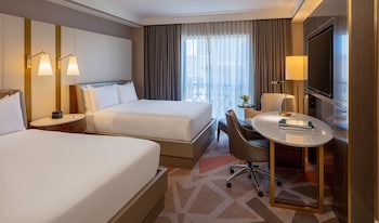 Premier Room, 2 Queen Beds, Mobility Accessible (w/ RI Shower)