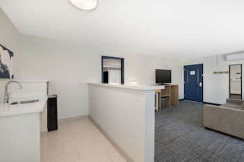 Suite, 1 King Bed