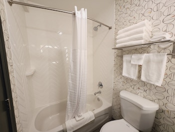 Standard Room, 1 King Bed (Bath Shower Combo)