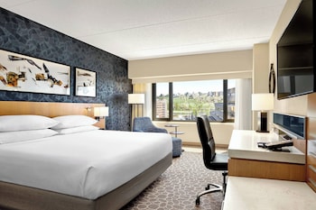 Deluxe Room, 1 King Bed, Non Smoking, River View