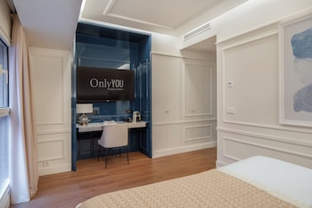 Double Room, 1 King Bed (Interior)