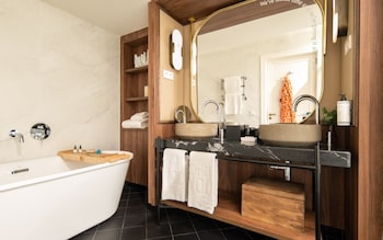 Junior Suite, Courtyard View