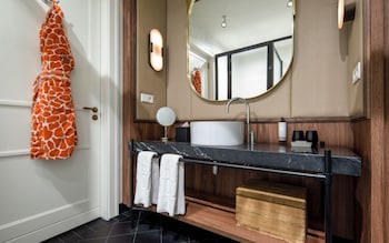 Premium Room, 1 King Bed, City View