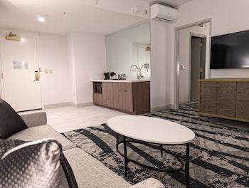 Junior Suite, 1 King Bed with Sofa bed