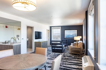 Presidential Suite, 1 King Bed, Accessible, Bathtub (Mobility & Hearing)